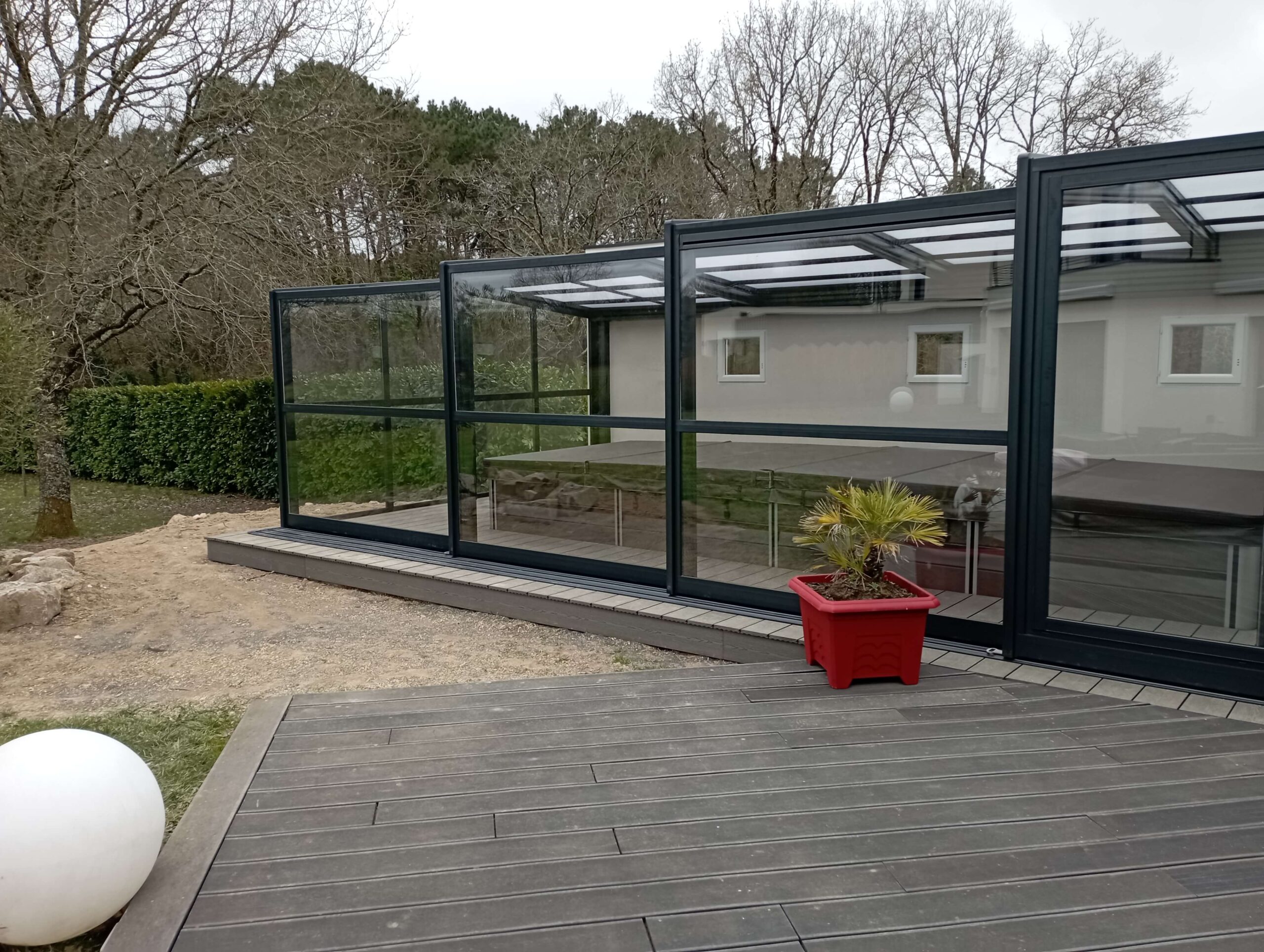 hydramat-showroom-lorient-languidic-vannes-plerin-saintbrieuc-pisciniste-installateur-EndlessPools-X2000-bizone-hydramat-spa-de-nage-semi-encastre-couverture-veranda-poemel