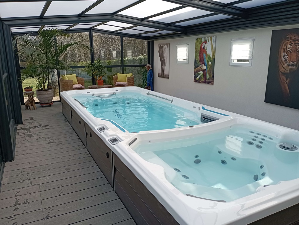 hydramat-showroom-lorient-languidic-vannes-plerin-saintbrieuc-pisciniste-installateur-EndlessPools-X2000-bizone-hydramat-spa-de-nage-semi-encastre-installer-en interieur-sous-une-veranda-poemel