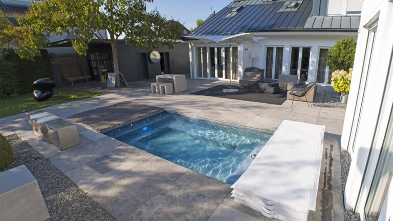 hydramat-vannes-lorient-saintbrieuc-piscine-minipiscine-rivierapool-C-Side-beton-bassin-monobloc